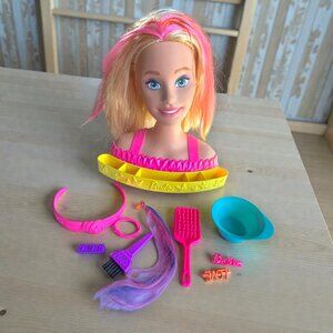 Barbie Color Reveal Totally Hair Neon Rainbow Deluxe Styling Head